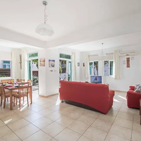 Armostia * פרוטאראס